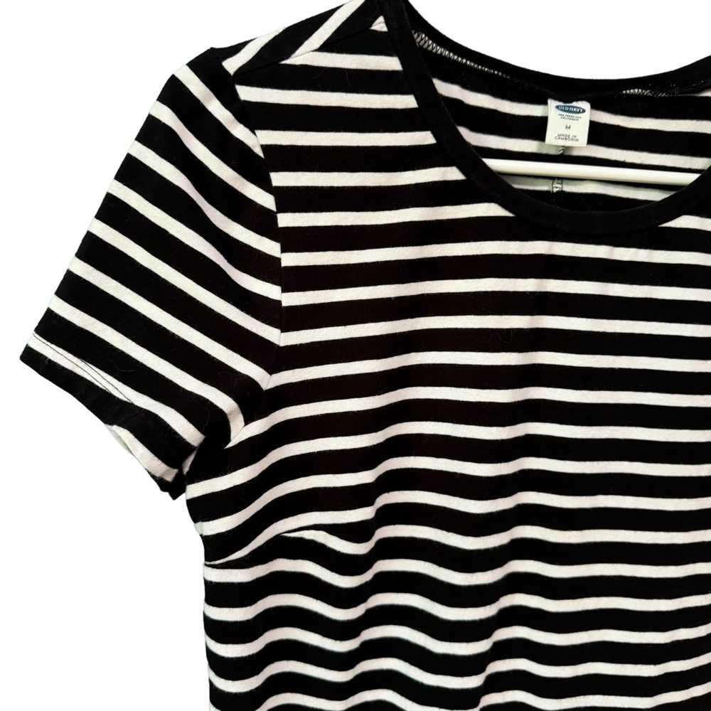 Old Navy Women’s Black and White Striped Tee Shirt Dress. Size Medium - Picture 4 of 10